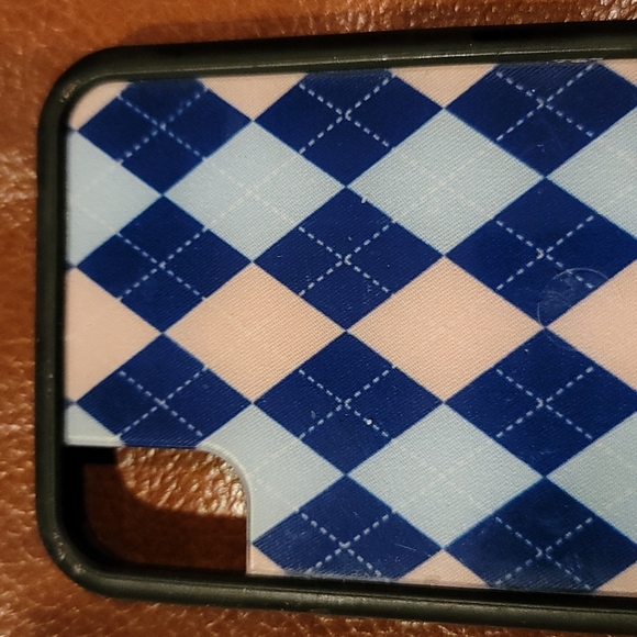 Good condition Wildflower Case for IPhone XR - Picture 2 of 6